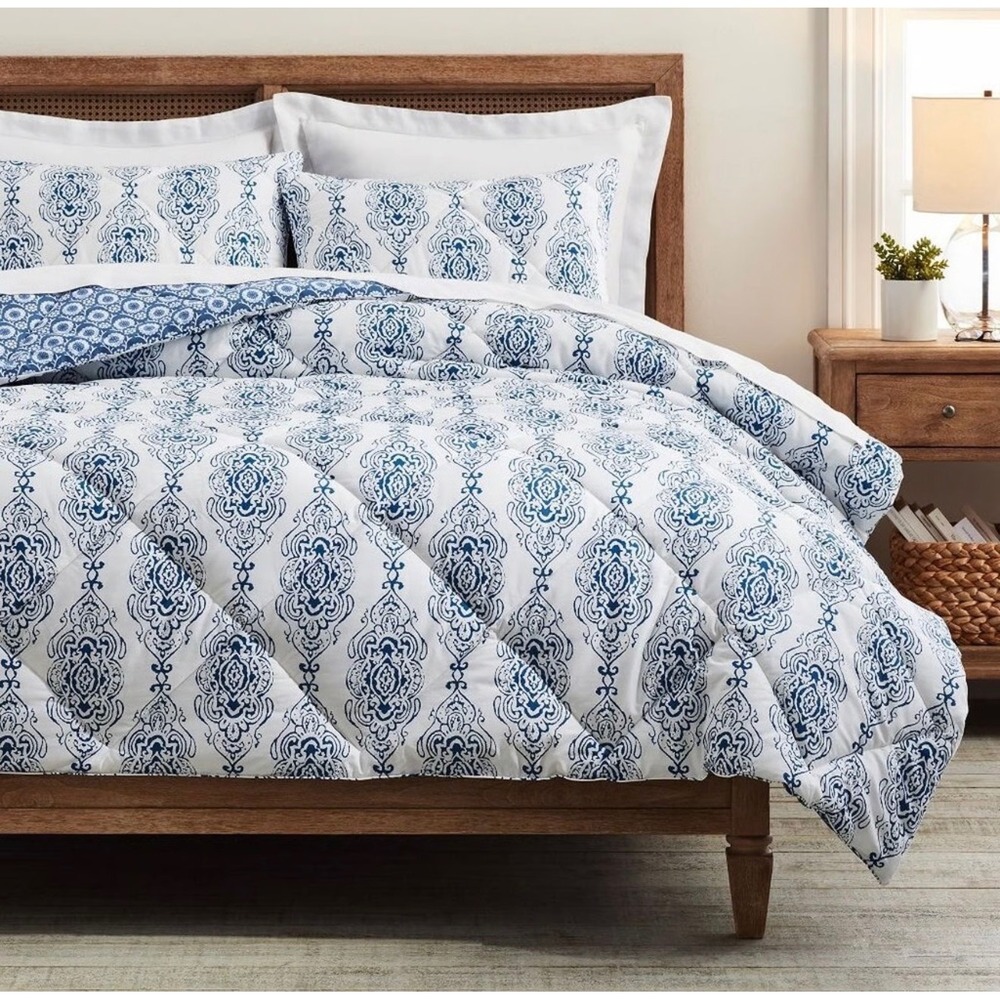 Pottery Barn Dessi Print Blue King Sham Set of 2 Reversible Medallion Cotton